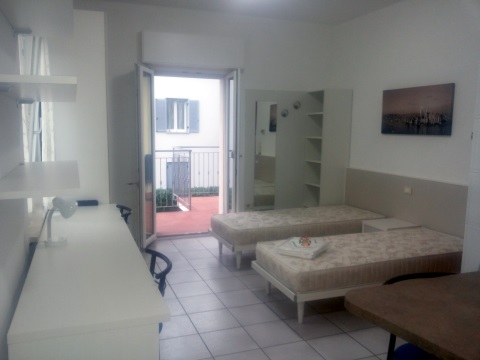 stanza monolocale interno 3 primo piano
